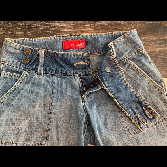 Hollister Denim Crop Jeans - Picture 4 of 5